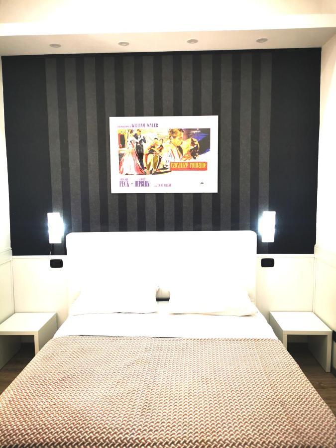 לינה וארוחת בוקר רומא Cinema House 2 מראה חיצוני תמונה